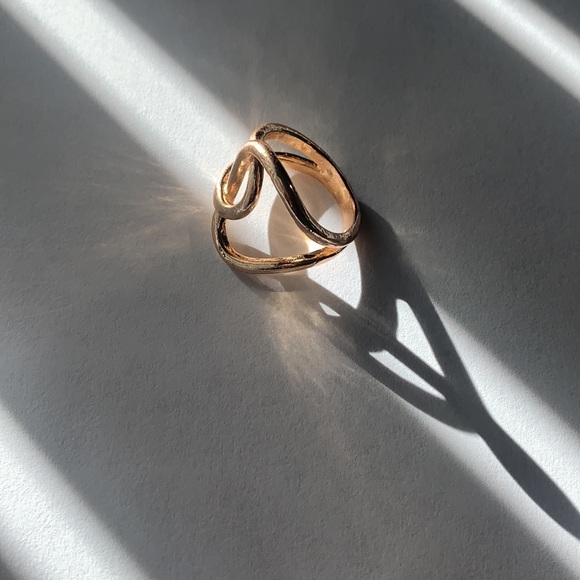 Gold ring - Picture 8 of 9